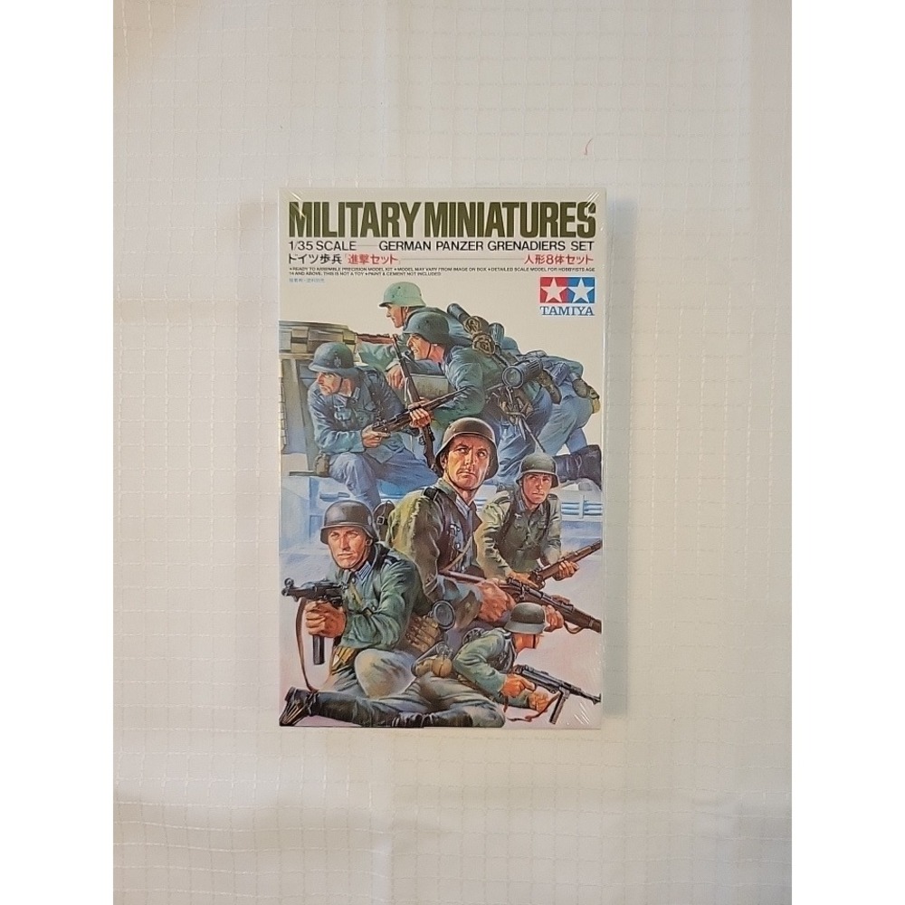 Tamiya 1/35 German Panzer Grenadiers Set Military Miniatures 35061 Model Kit